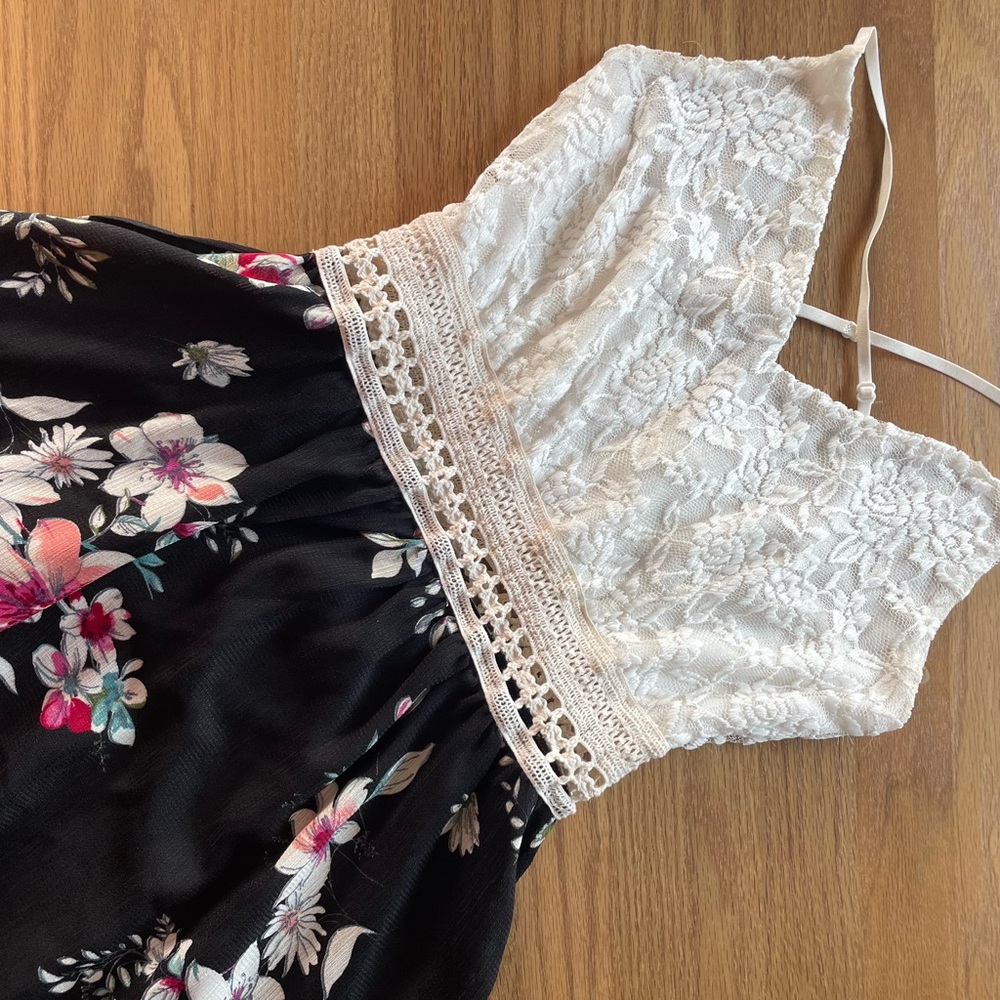 Perfect summer dress; only worn a couple of times